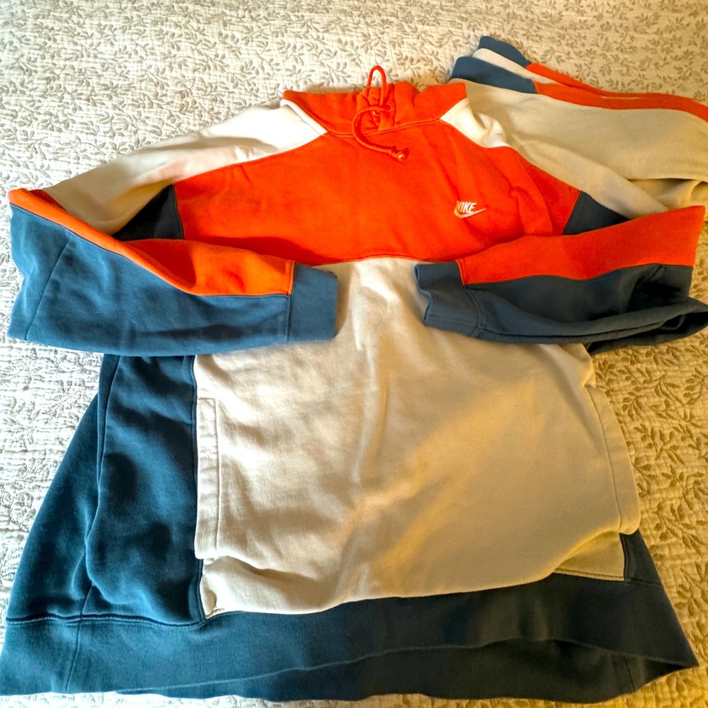 Nike Jogger Suit XL hoody. M pants. Tapered.